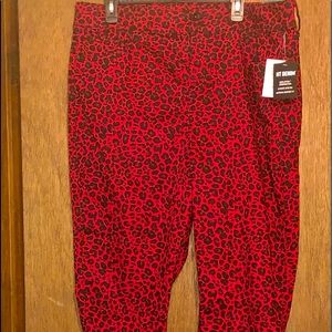 NWTs Hot Topic jeggings. Size 20